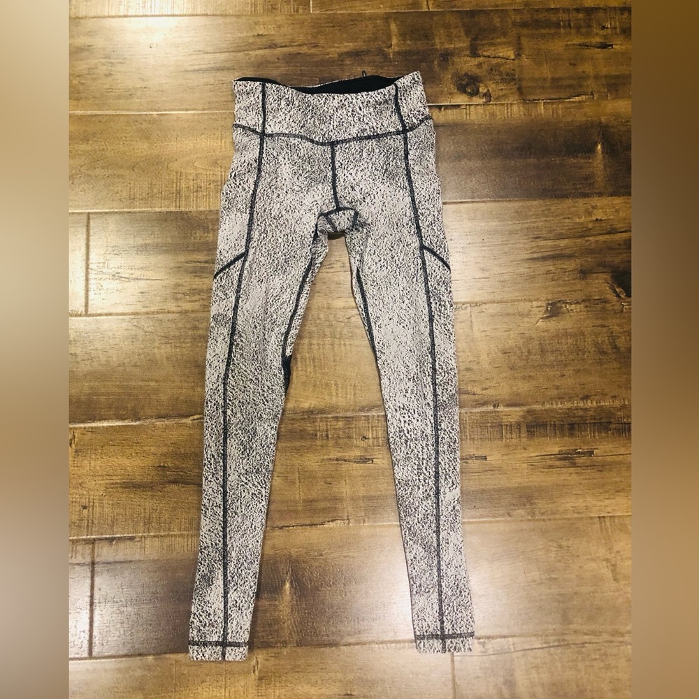 GUC bundle of 3 Lululemon leggings - Picture 2 of 16